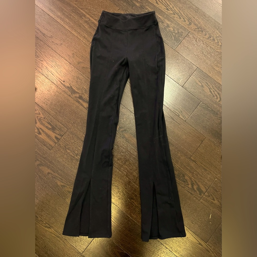 will highlight your figure. ALO flare with slit